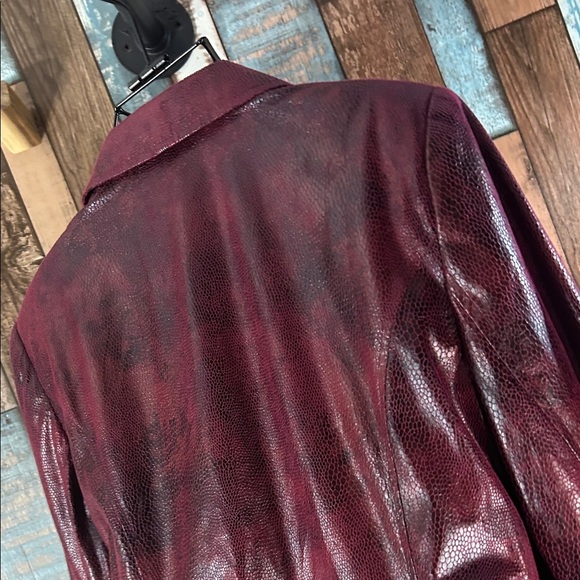 Kim Rogers Deep Red Leather Jacket - Picture 15 of 16